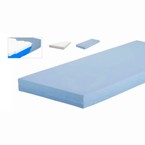 El colchón sanitario viscoelástico es una superficie de descanso de alta calidad asistencial, desarrollada especialmente para maximizar el confort y ofrecer un alivio óptimo de la presión en pacientes encamados o de larga estancia. Su núcleo avanzado está compuesto por una capa superior de 5 cm de viscoelástica Sensus con una alta densidad de 60 kg/m³, la cual proporciona un elevado efecto antiescaras al amoldarse al cuerpo de forma ergonómica. Para garantizar una base firme y duradera, la zona inferior cuenta con un núcleo ortopédico de Eliocel de 10 cm y 30 kg/m³ de densidad, equipado con canales de mecanizado que permiten una perfecta adaptabilidad y flexión en camas articuladas de tipo geriátrico u hospitalario.