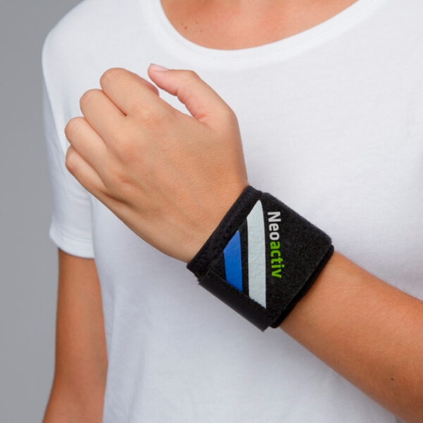 Ortesis Muñequera Ajustable Negra MQ20A T/U , de EMO