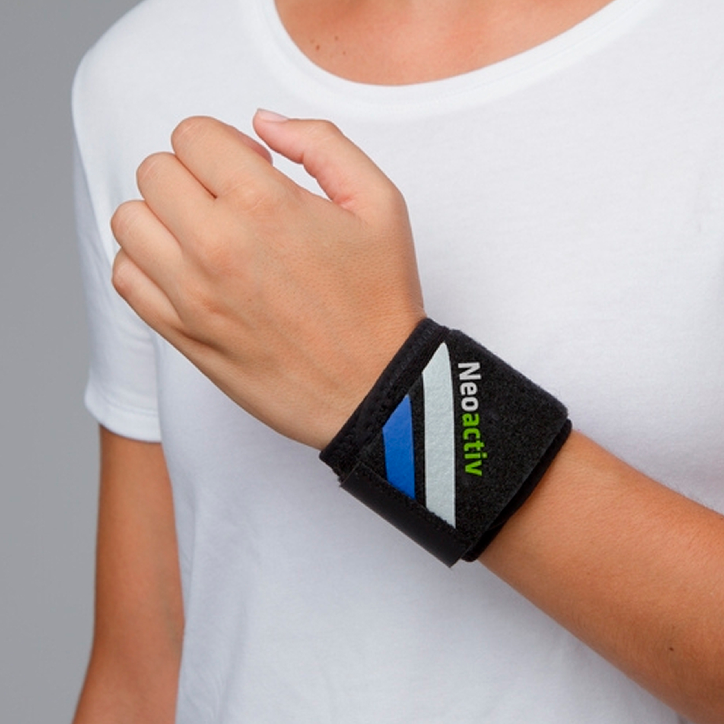 Ortesis Muñequera Ajustable Negra MQ20A T/U , de EMO